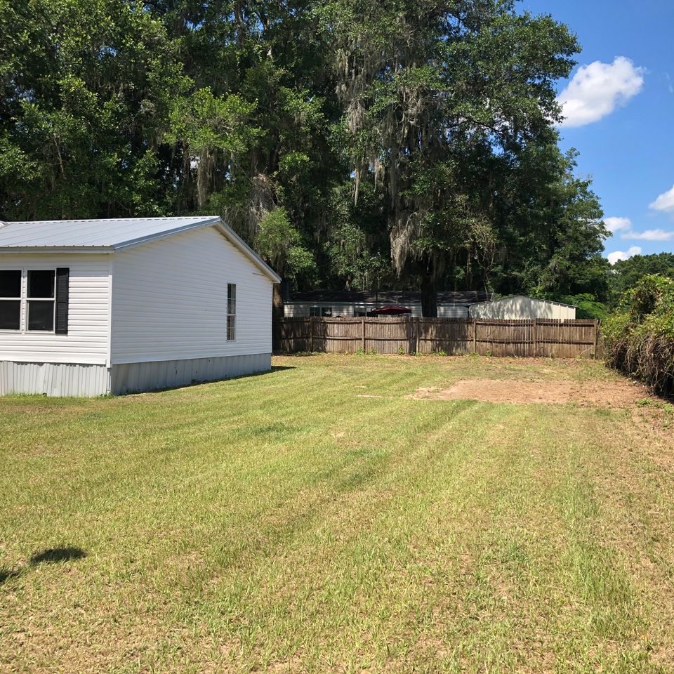 8670 right side yard