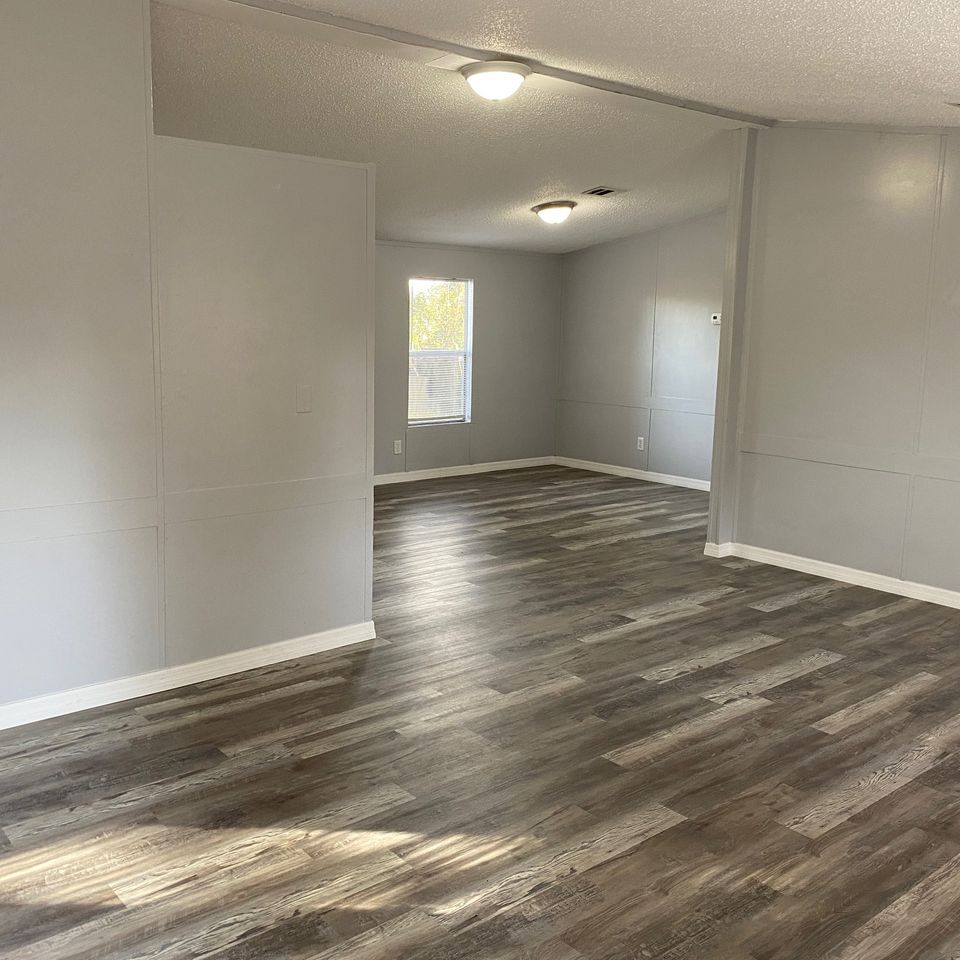 8555 dining room