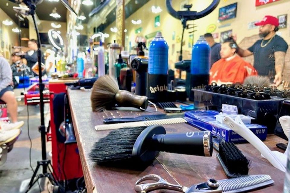 Castillobarbershop floor