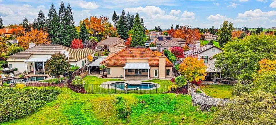 D9733461 4b6a 42eb a79e a2372312a96c