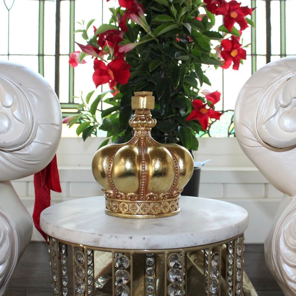 Palace of riverbend wedding venue   prom king and queen