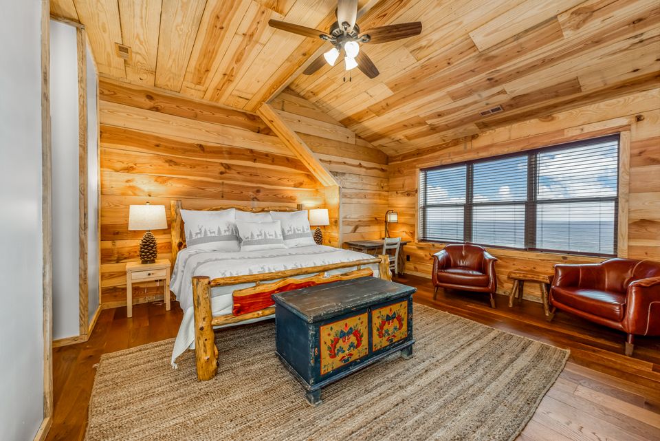 Forever upstairs master bedroom (king)