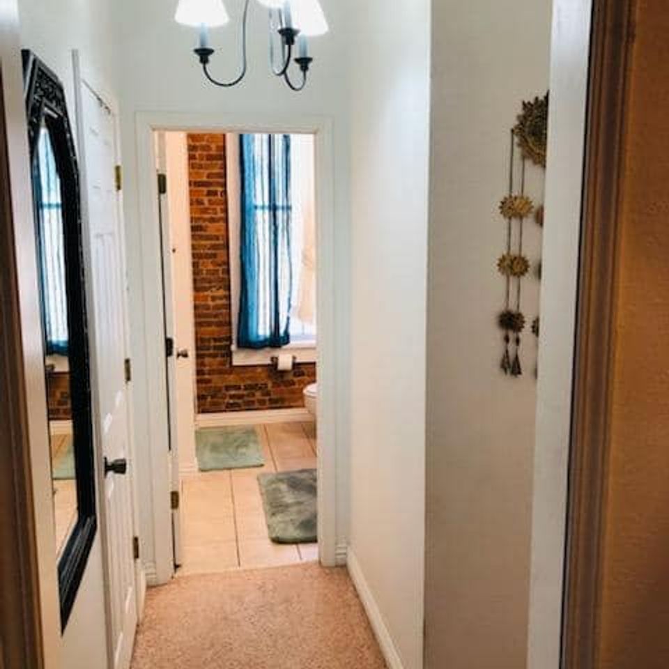 Dowtown loft for rent hallway 2