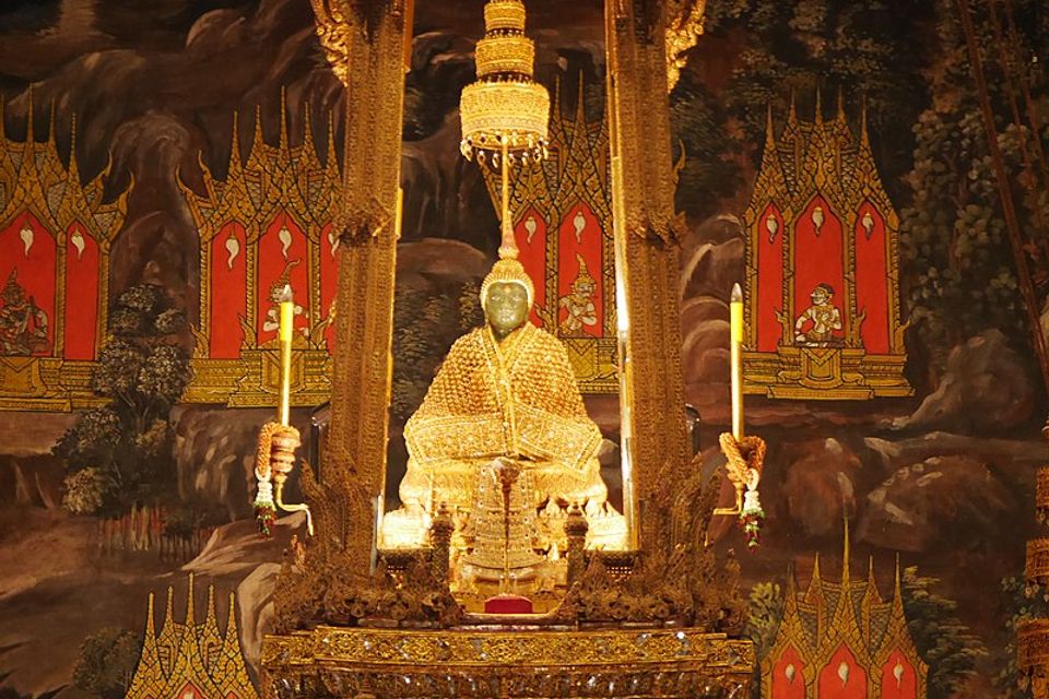 Reclining buddha