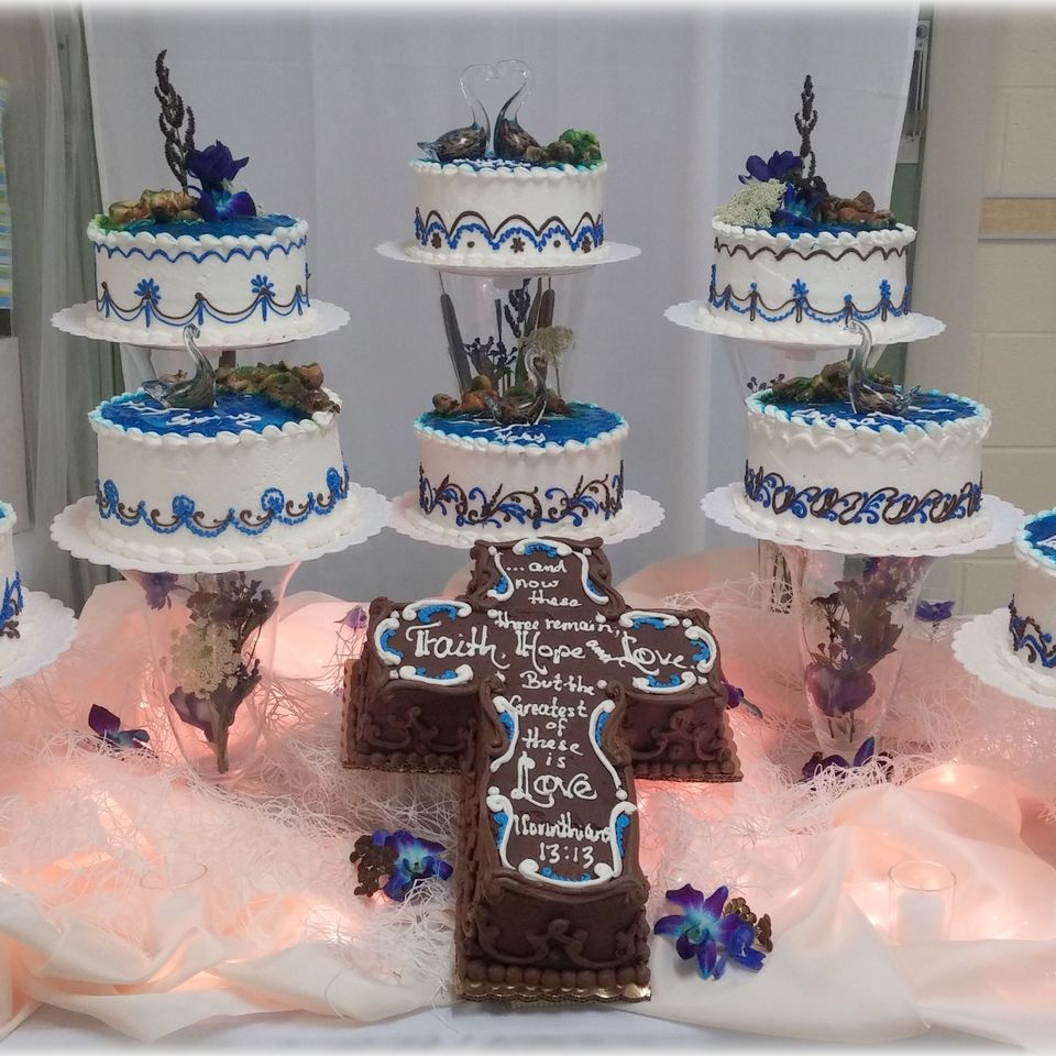 Wed cake 11620180617 5729 k1lntx