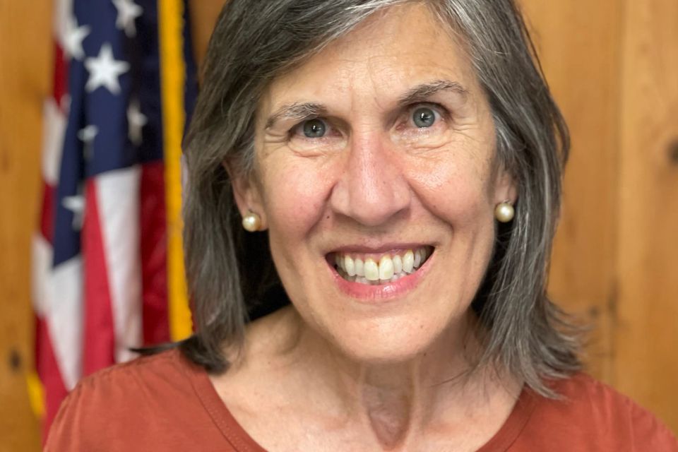 Jennifer Lyle Headshot