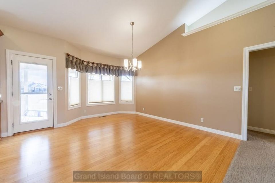 3811 meadowlark cir grand island ne 68803 b 2