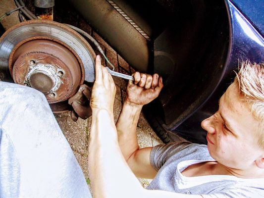 Car mechanic gff77c3869 1920