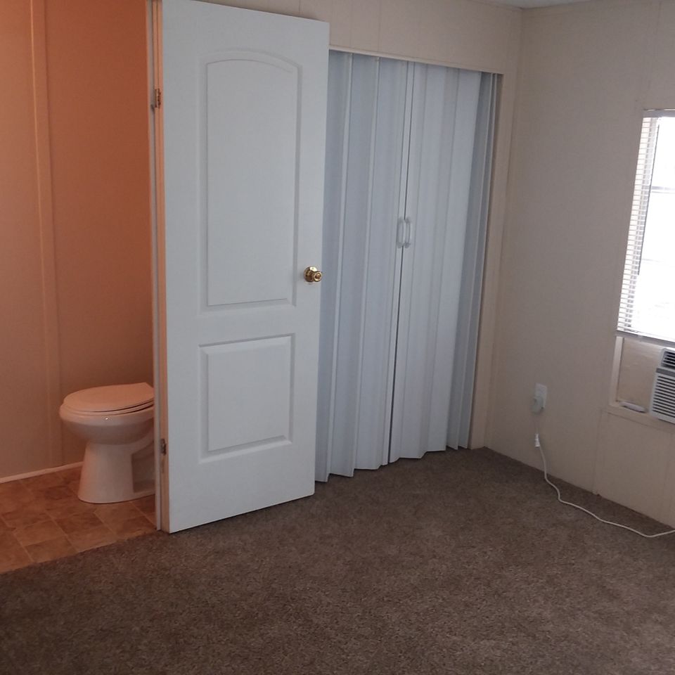 Lot 30 bath closet