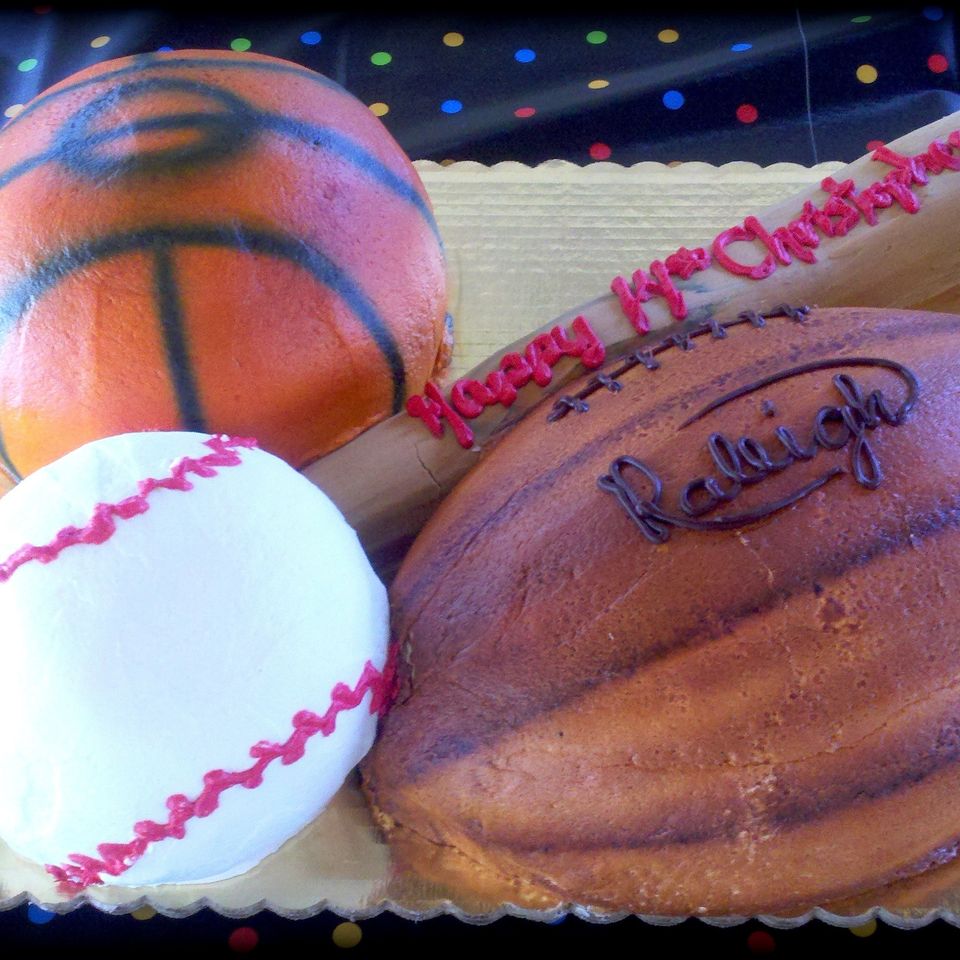 Cakes birthday 12920180612 10997 wzvd3x