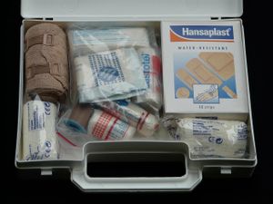 First aid kit 62643 1280