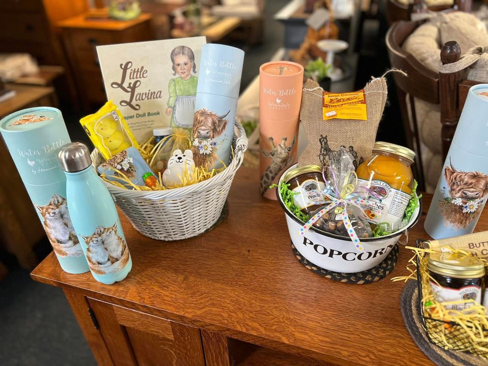 Heirloom Furniture & Gifts custom Amish gift baskets