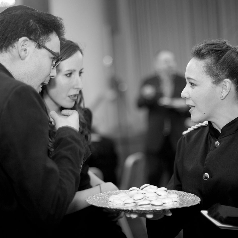 Waiter ga00271ab2 1920