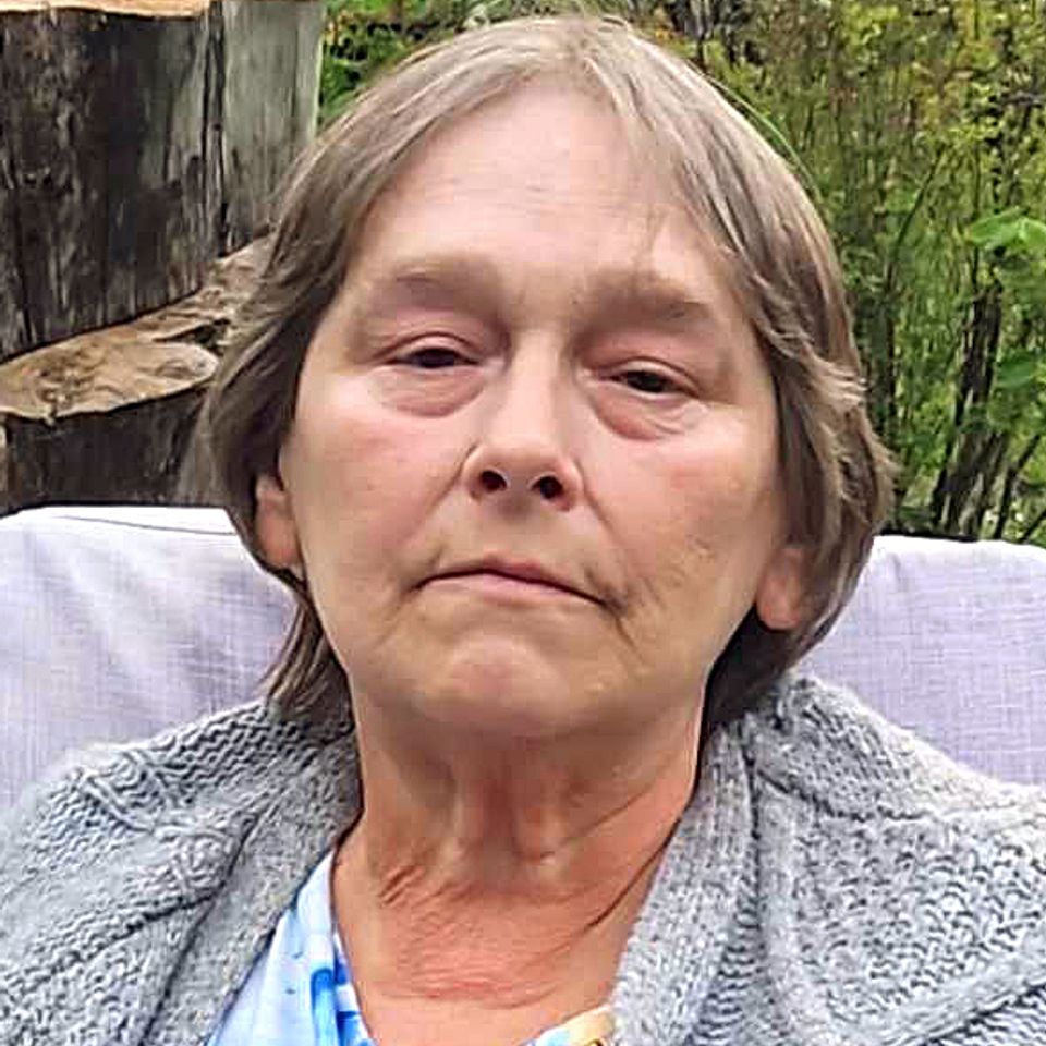 Dena smith (cropped)