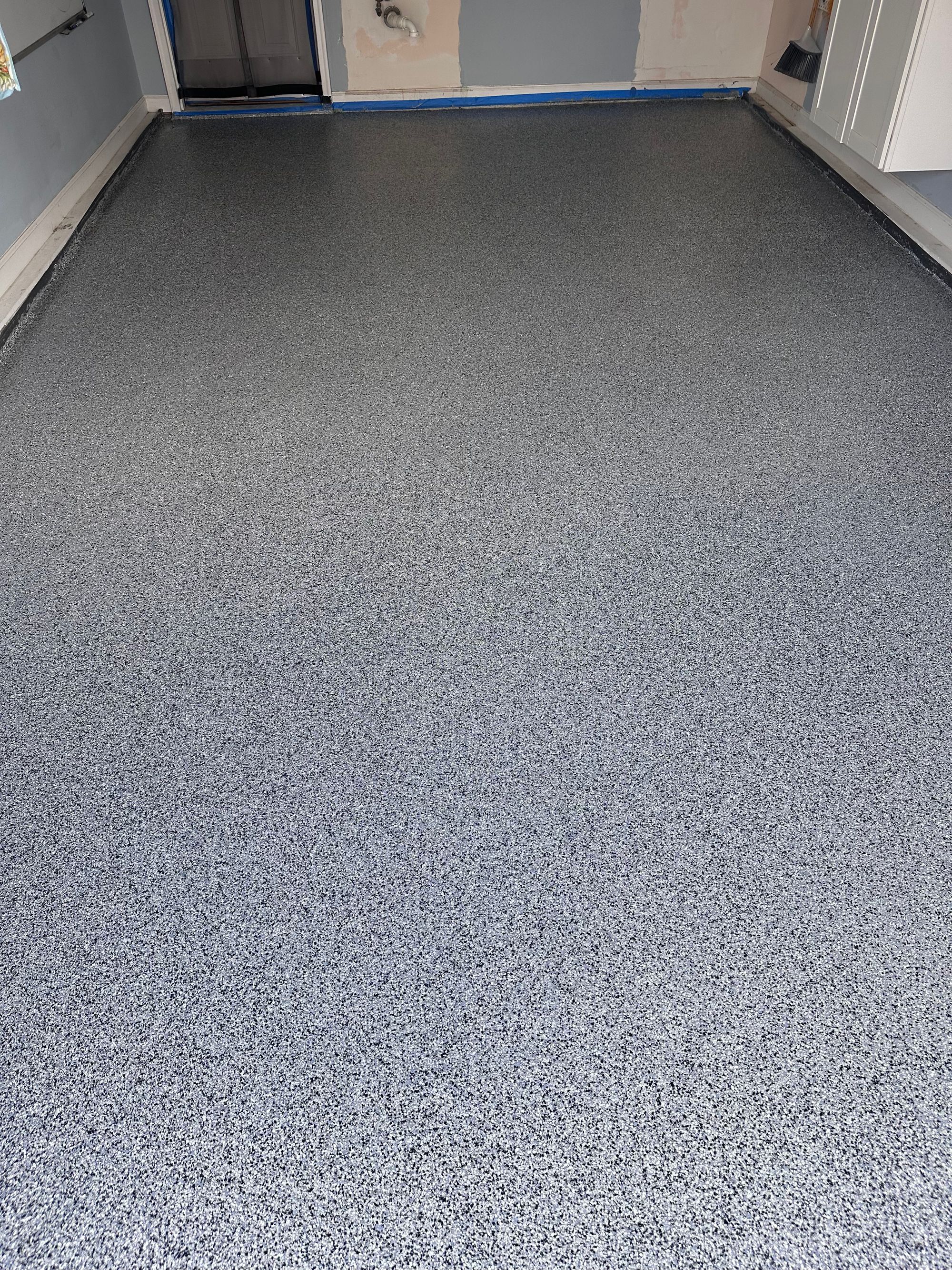 Custom chip garage floor by B&B Decorative Concrete