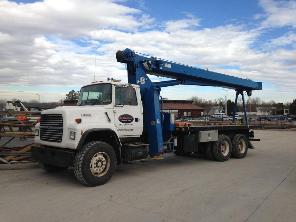 Ford with crane20161125 25757 ip2tdc