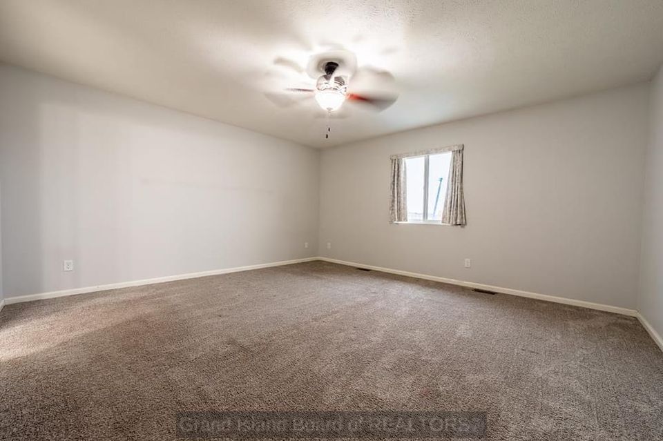 2104 ebony lane grand island b 9