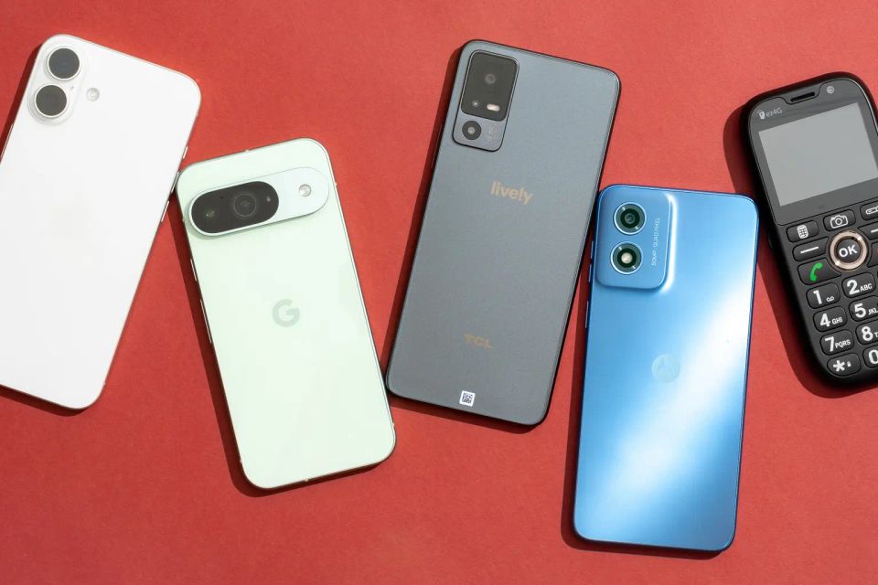 Best cell phones older adults 2048px 0974 2x1 1