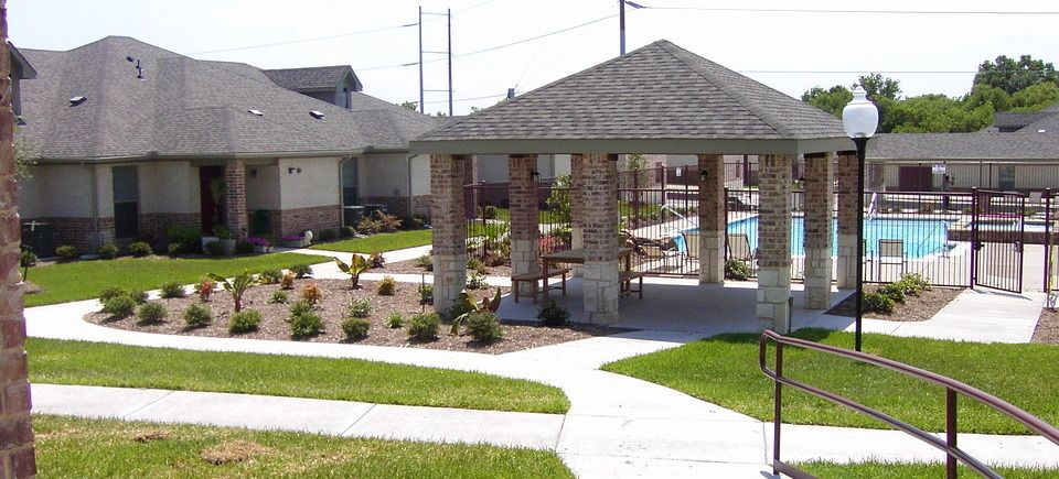 Pool and gazebo20130818 20083 15eem3s 0
