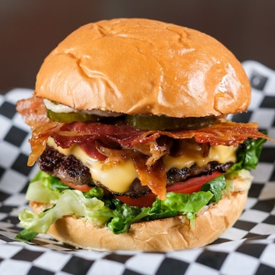 Bacon cheeseburger honolulu street eats