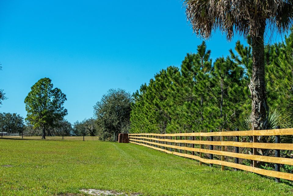 Fence 52e8d54748 1920