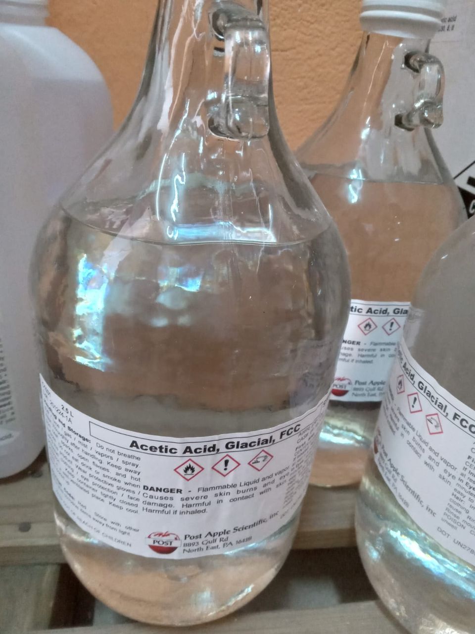 Aceitic acid  glacial  fcc