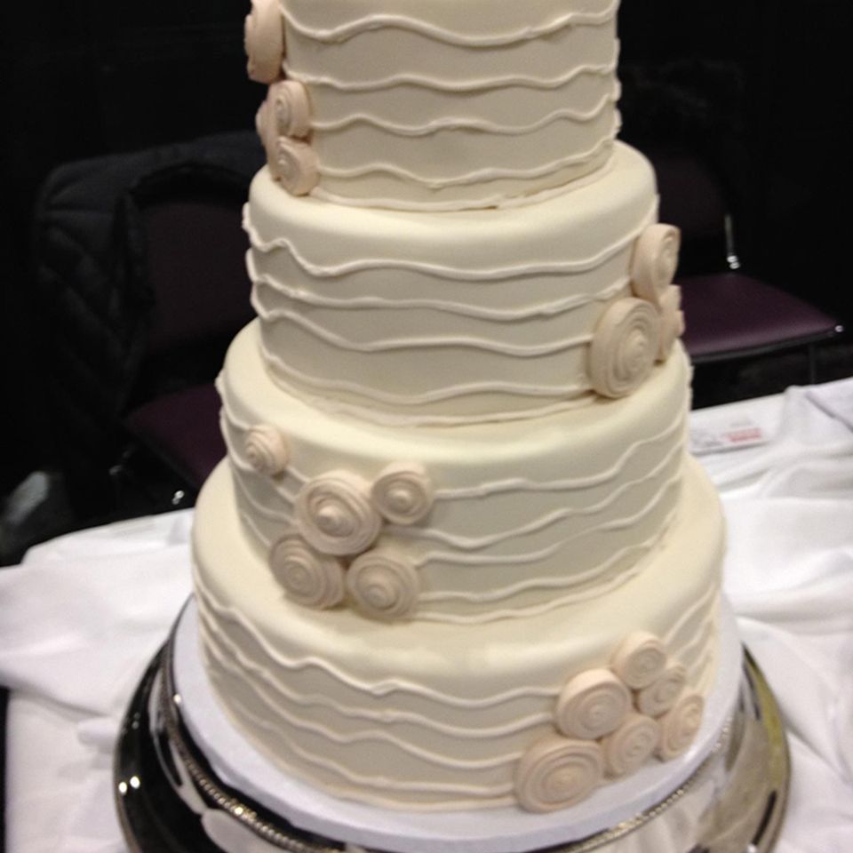 Duke bakery alton wedding cake11