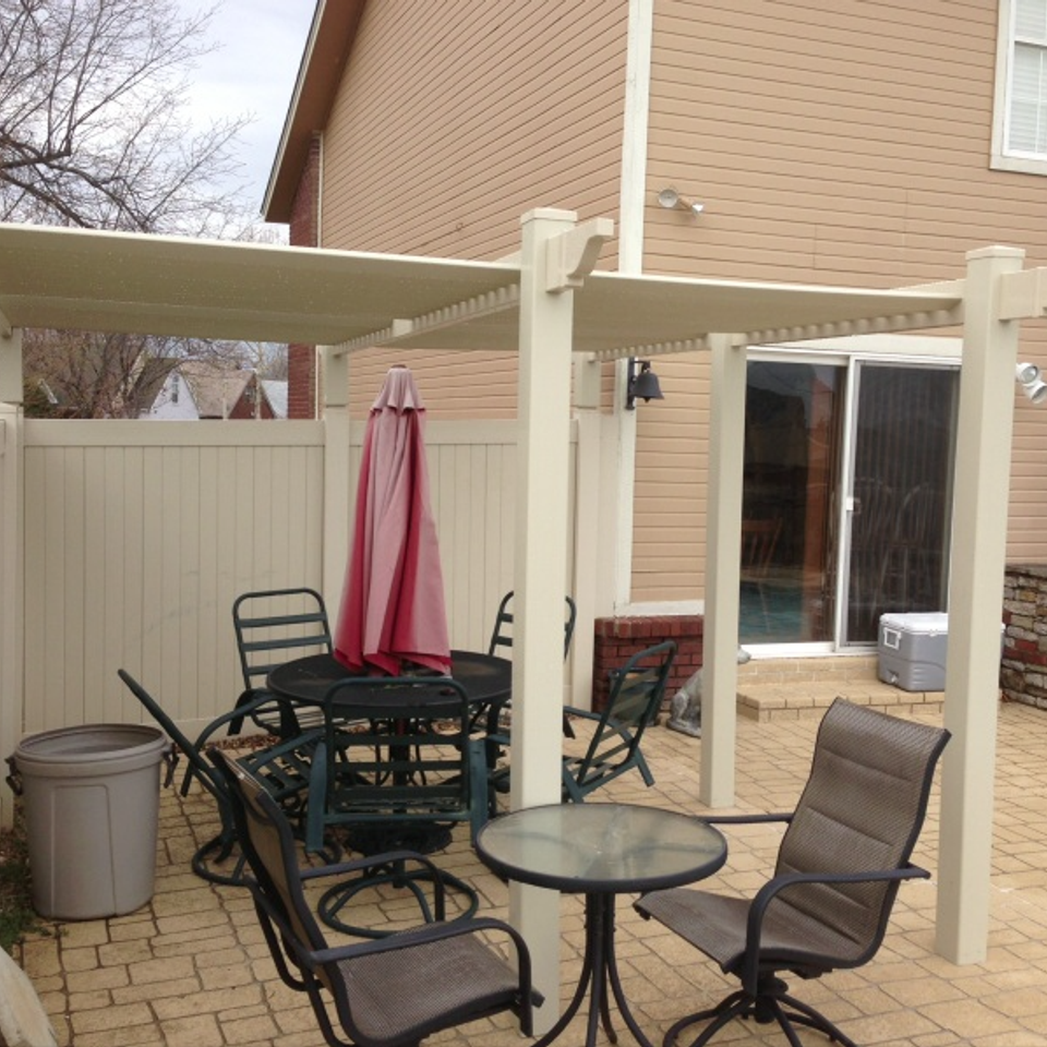 Midland vinyl fence   deck company   tulsa and coweta  oklahoma   vinyl metal wood fence sales and installation   outdoor living  pergolas   off white vinyl pergola on patio 320170611 19126 vvucbr