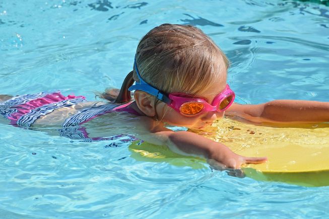 Young swimmer eb31b80b21 1920