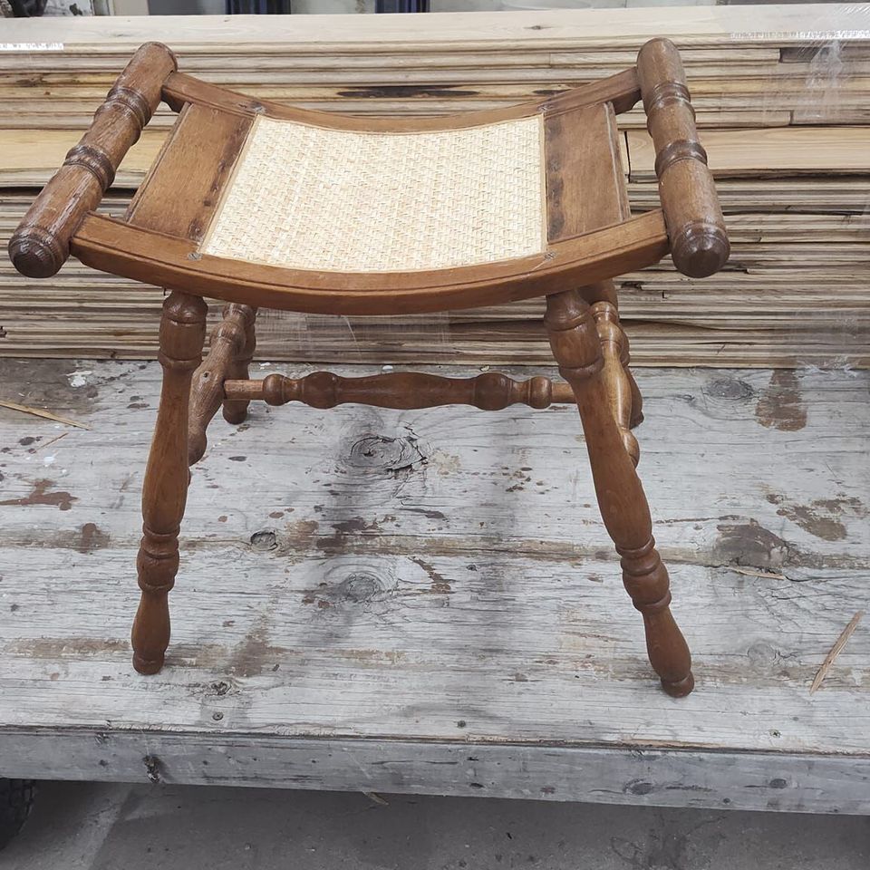 Re caned bench db