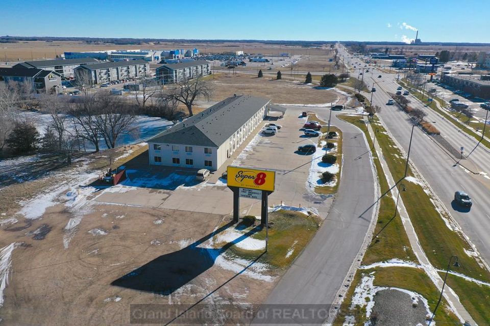 3205 s locust grand island super 8 e 8