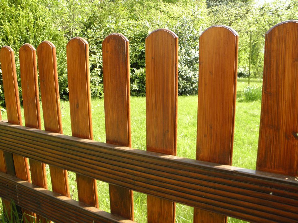 Wood fence20170919 28349 169ibwu
