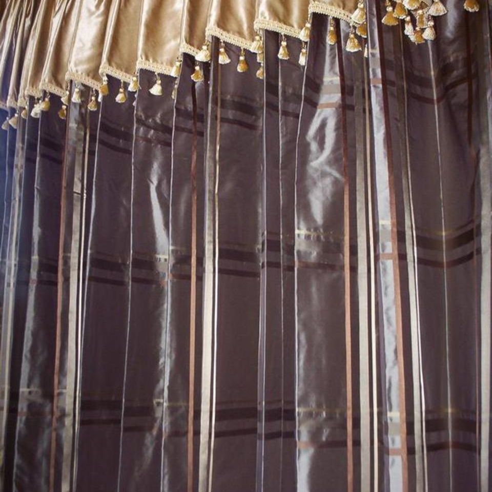 Lavendar gold drapes20121127 27138 4bians 0
