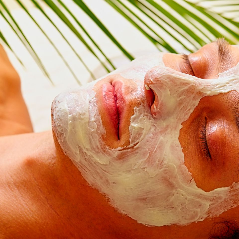 Man with facial mask for pore cleaning sbi 300734078