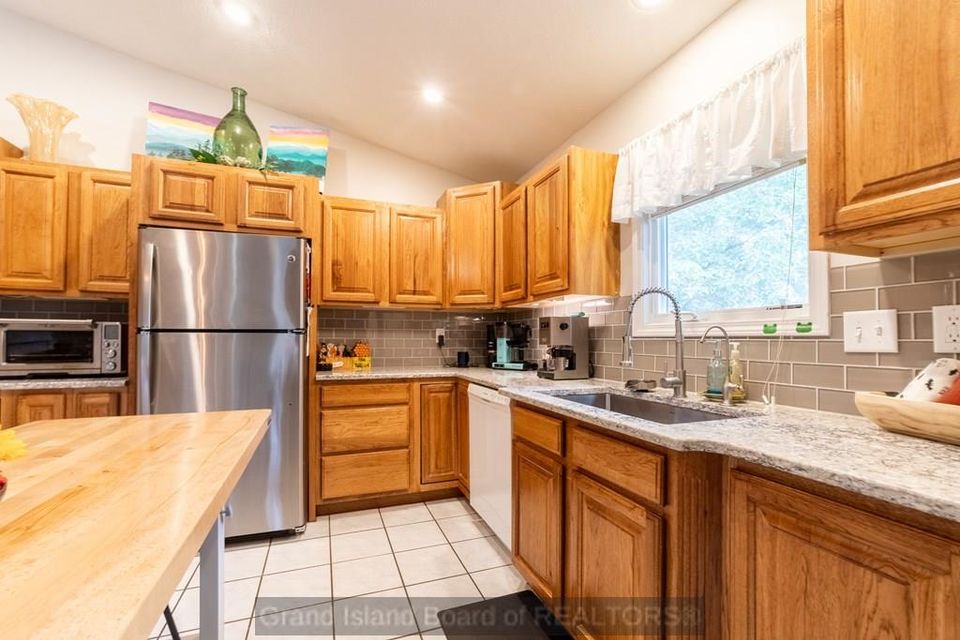 15 via trivoli grand island  ne 68803 a 7