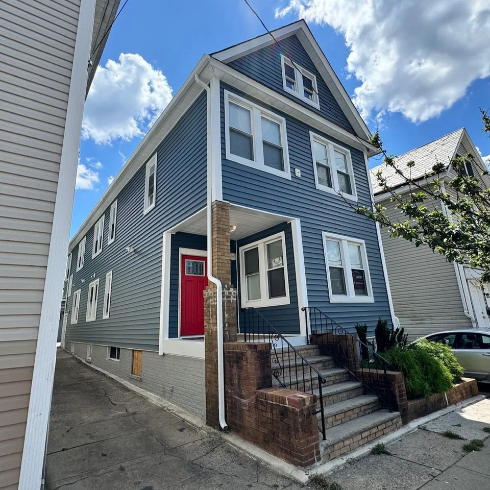 5 Bedrooms 55 Huntington Street, New Brunswick, NJ 08901 📍  Distance from Rutgers University 0.2 Miles 5 Bedrooms 2 Bathrooms