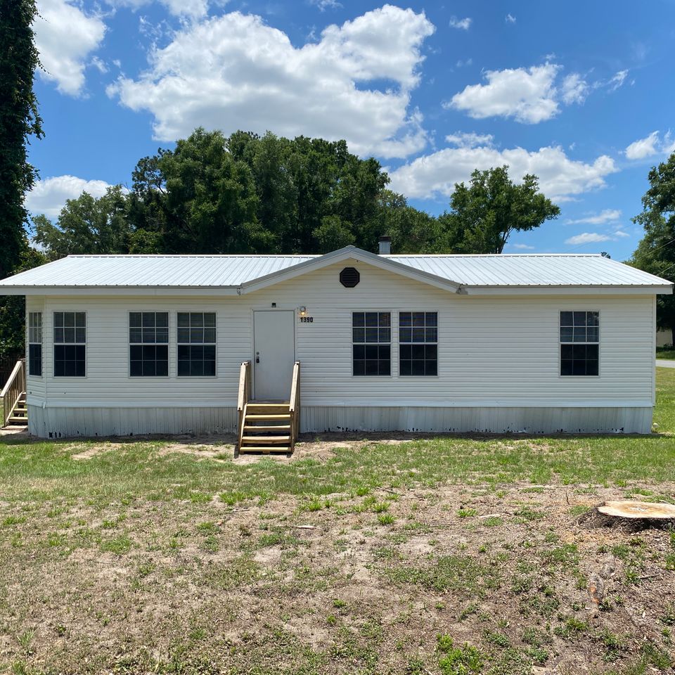 1390 exterior