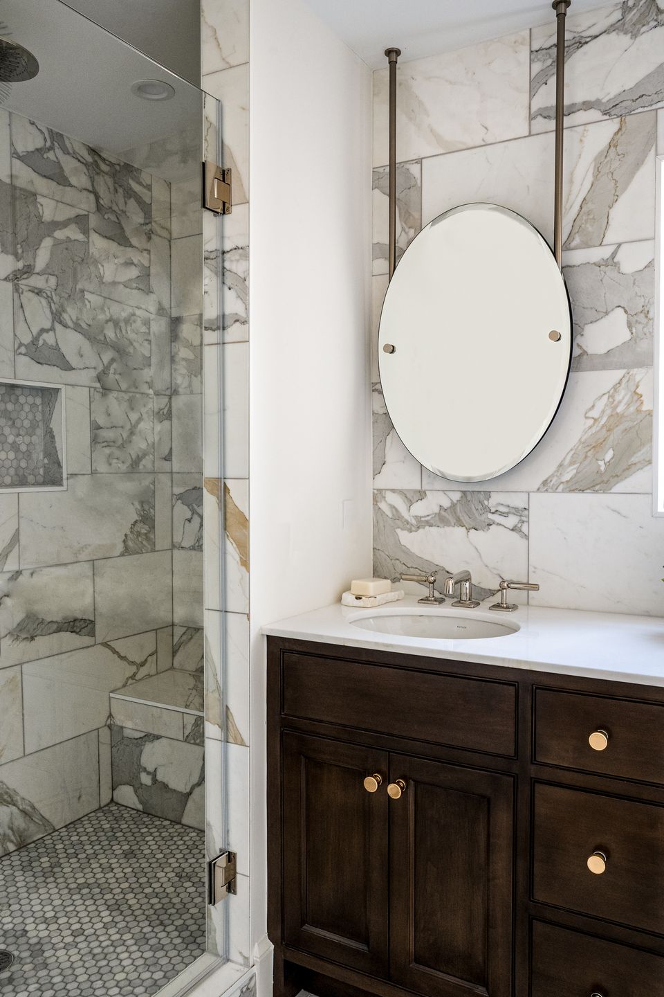 Dumbarton house bathroom 3 mirror shower