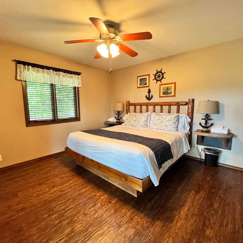 Rons master bedroom 2