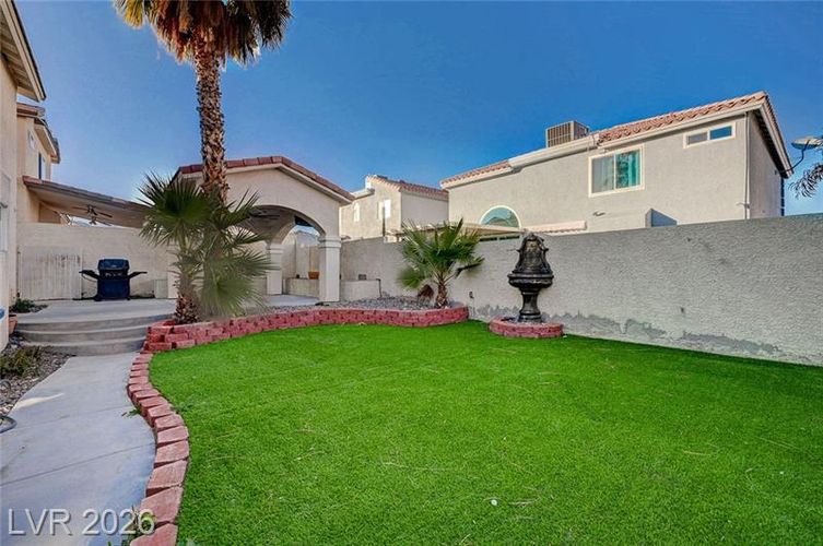 Covered patio at 8776 Country View Avenue