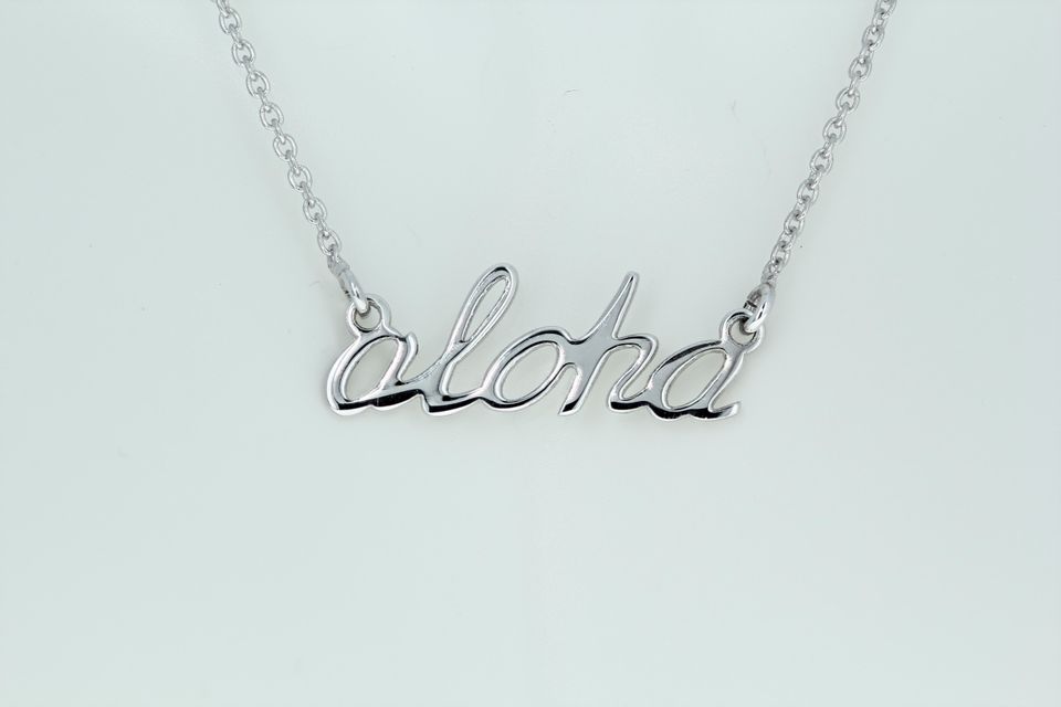 Aloha necklace close up (s)