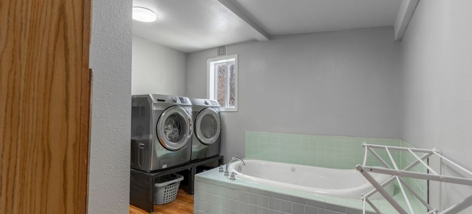 23 web or mls 201 edwards ave 4 (2)