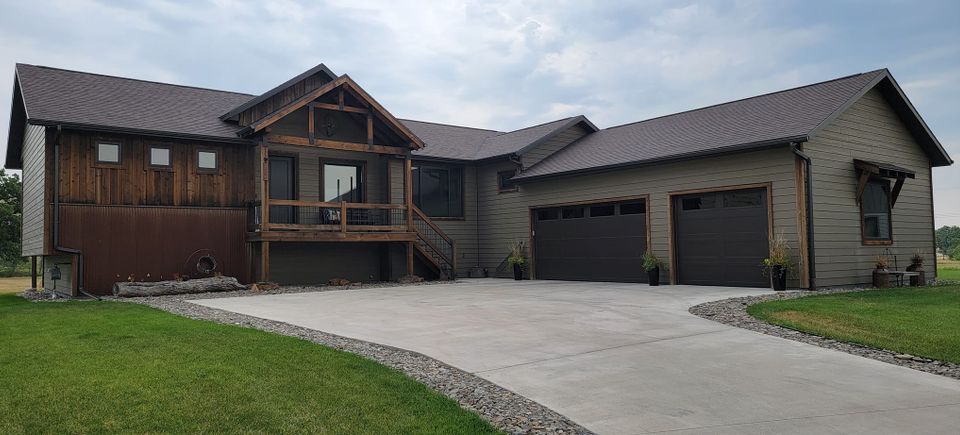 305922000 1695866900796439 9112706555108009749 n