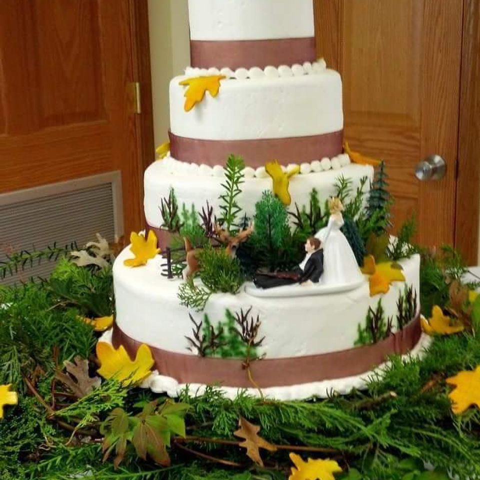 Wed cake 24920180617 18038 1lhxmok