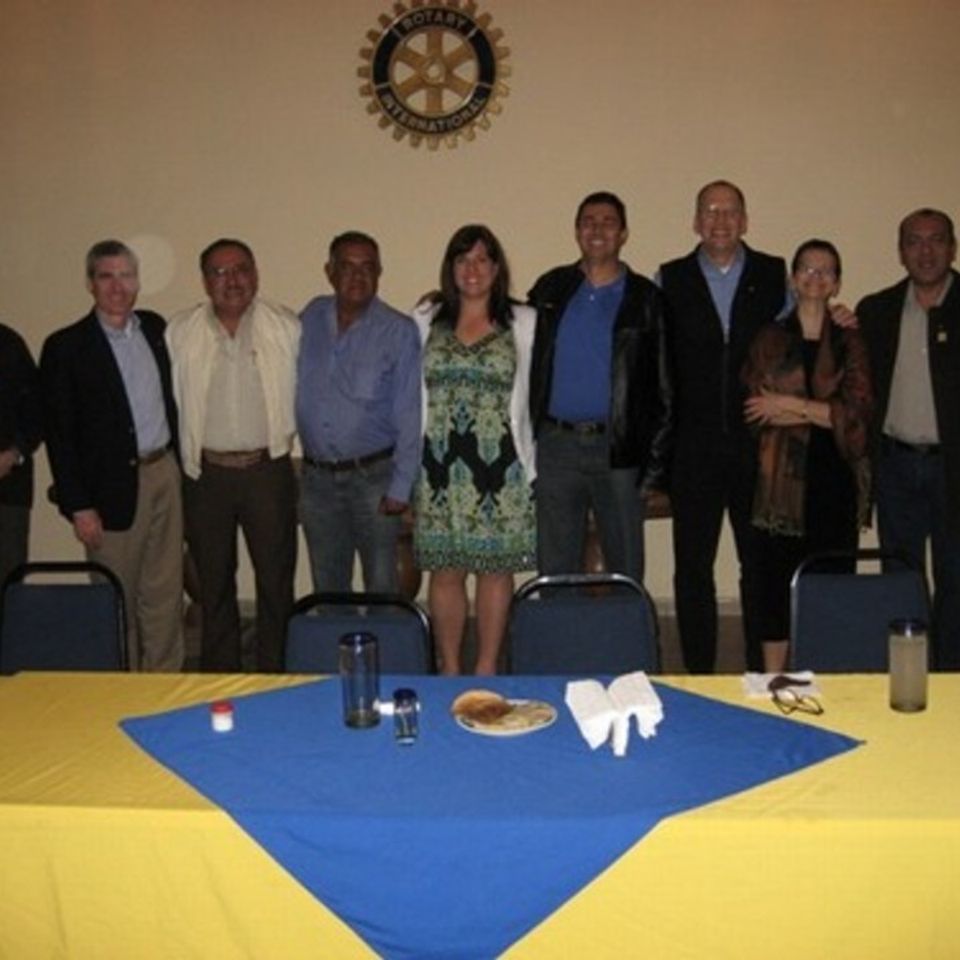 Rotarymeetinggroup2012041012005320140823 11672 fr27lb