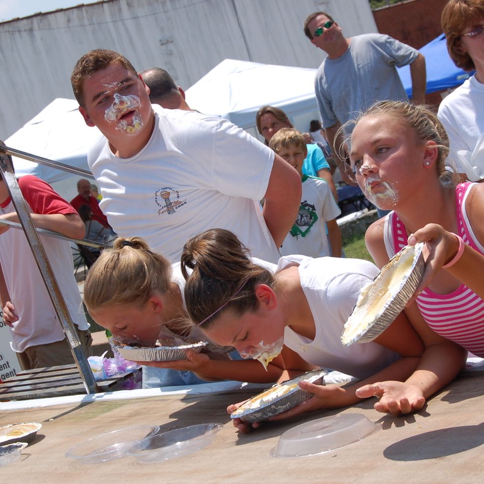 Pie eating contestants 6