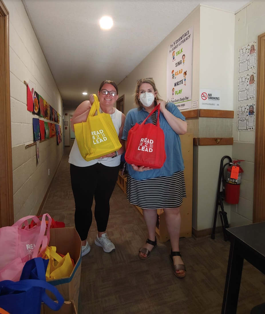 Preschool teachers receive kko bags