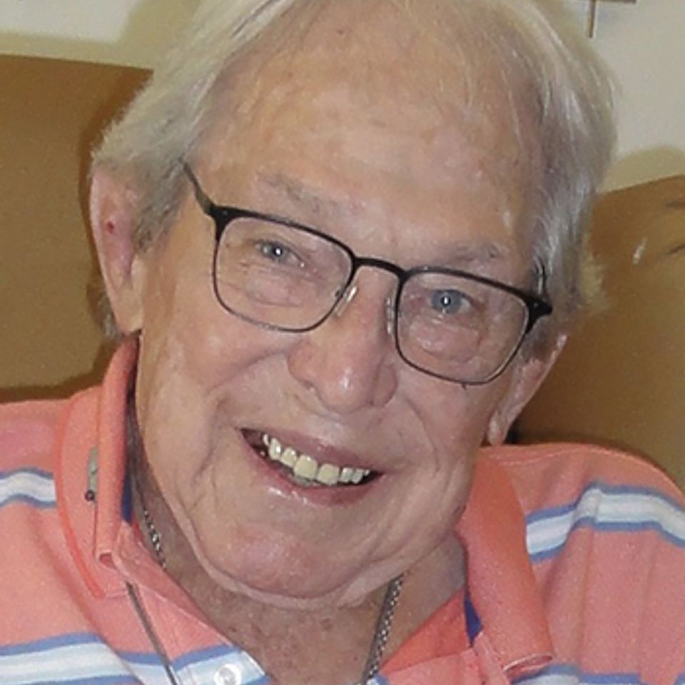 Chuck lewis (cropped)