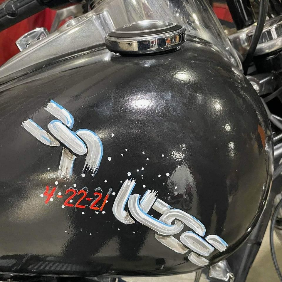 Creative custom pinstriping design and artistic projects created by Skeeter's Grafix.