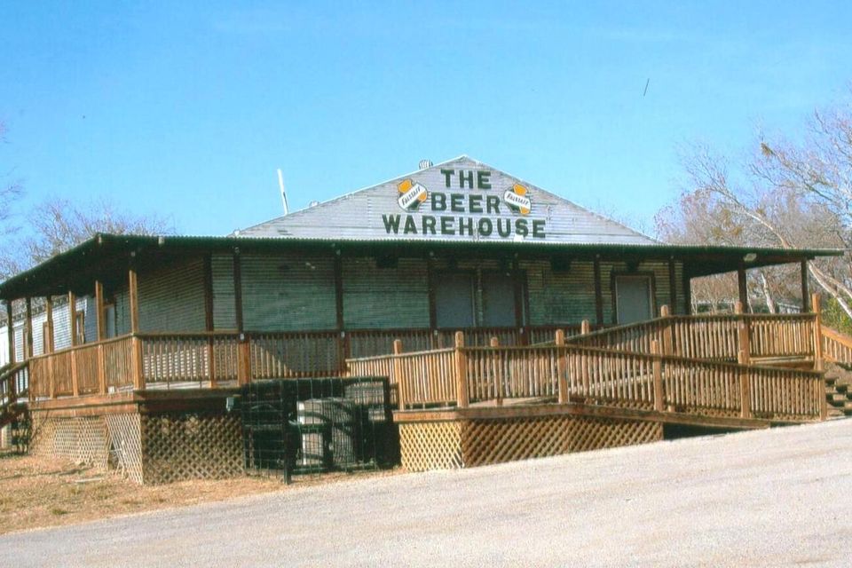 Beer warehouse   floresville 2009   photo by shirley grammer